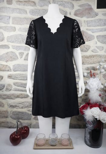 Robe élégance intemporelle noire aux manches dentelle Femme Taille 54 marque Asos 🌺 