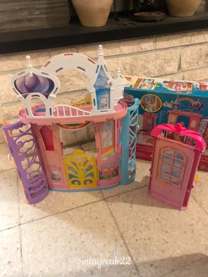 Château de Barbie dreamtopia très bon état - photo numéro 9