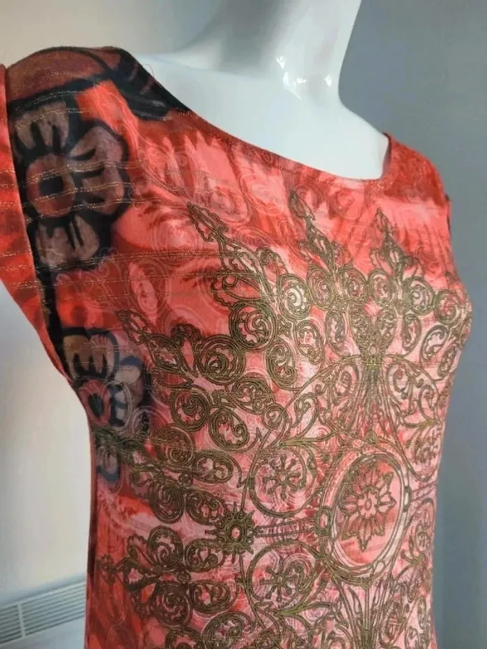 Jolie robe Desigual taille S (36) - photo numéro 2