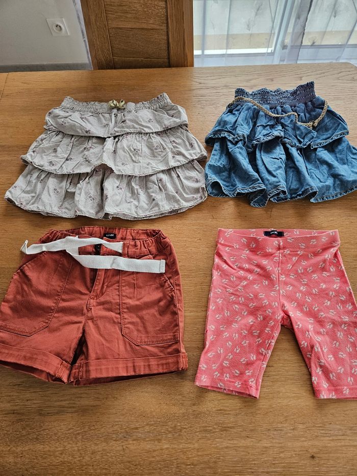 Lot vêtements fille 5 ans - photo numéro 2