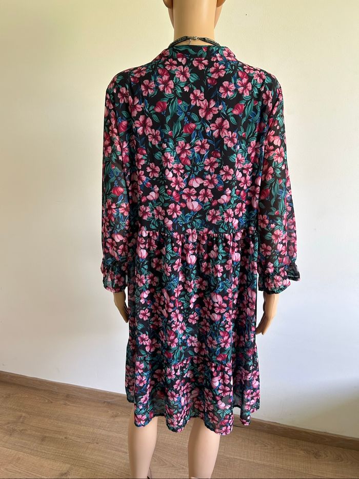 Robe fleurie mi longue LolaLiza taille 46 jamais portée - photo numéro 5