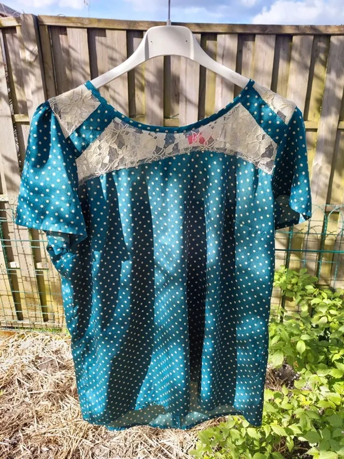 Top à dentelle
