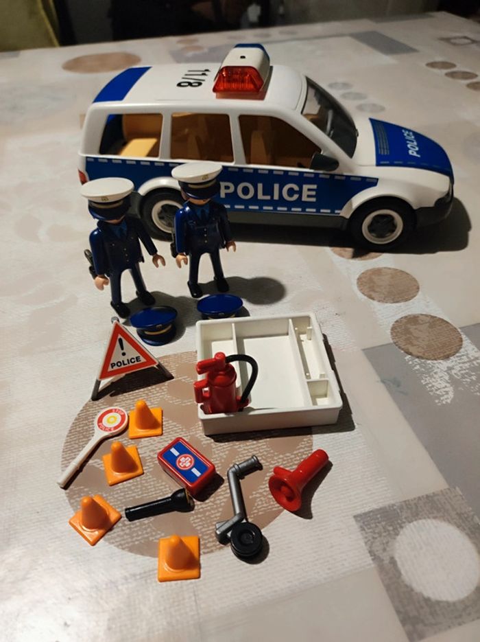 Voiture de police playmobil