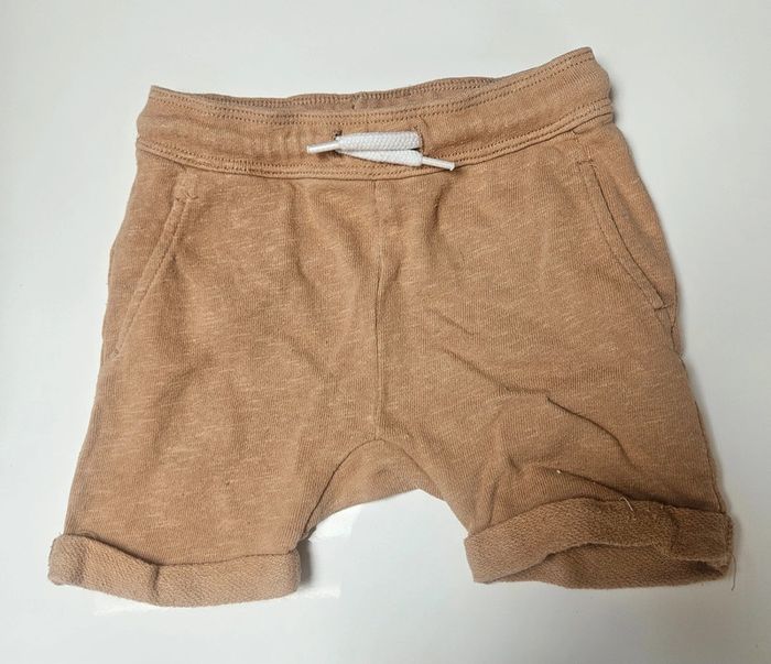 Lot de 3 shorts taille 6 mois - photo numéro 6
