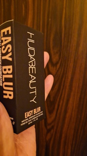 Hudabeauty fond de teint Easy blur Angel Food 110N 30ml neuf jamais utilisé jamais ouvert