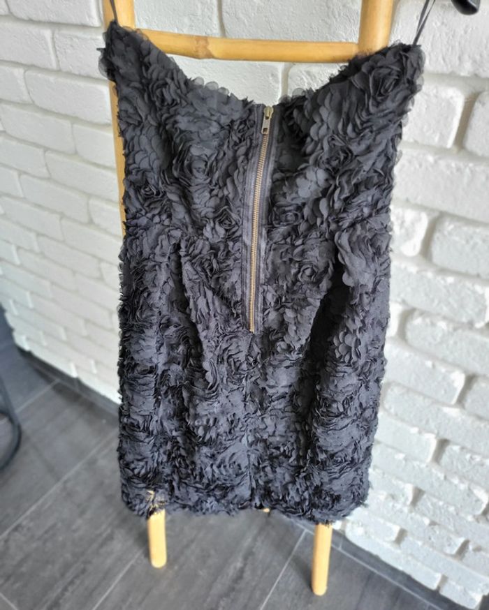 Robe taille L Zara en relief motif fleur - photo numéro 2