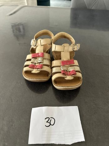 Sandale cuir avec noeuds