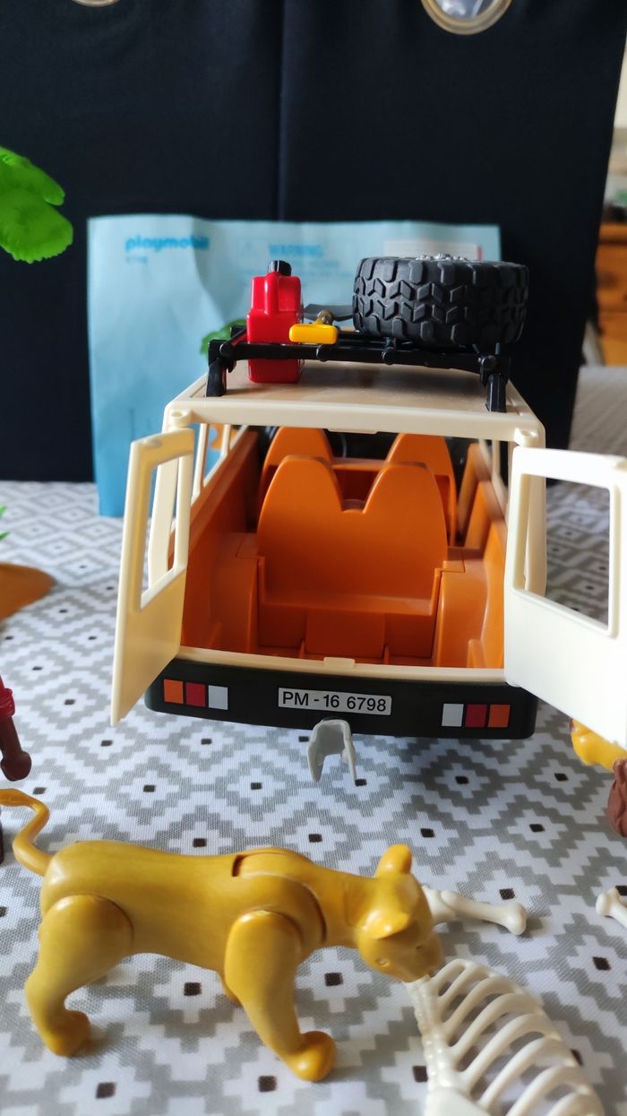 Aventuriers avec 4x4 et lions PLAYMOBIL complet (sans boîte) - photo numéro 4