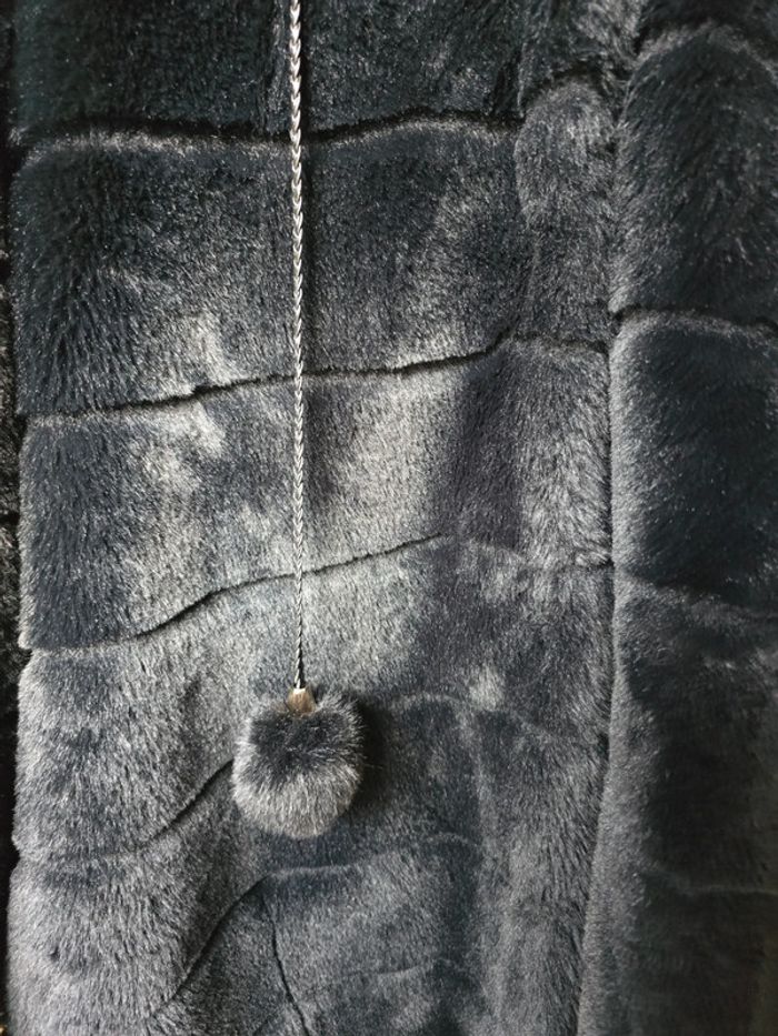 Veste en fausse fourrure noire Mimi Fei - photo numéro 3