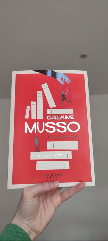 Livre "La vie est un roman" de Guillaume Musso - Édition Calmann Lévy