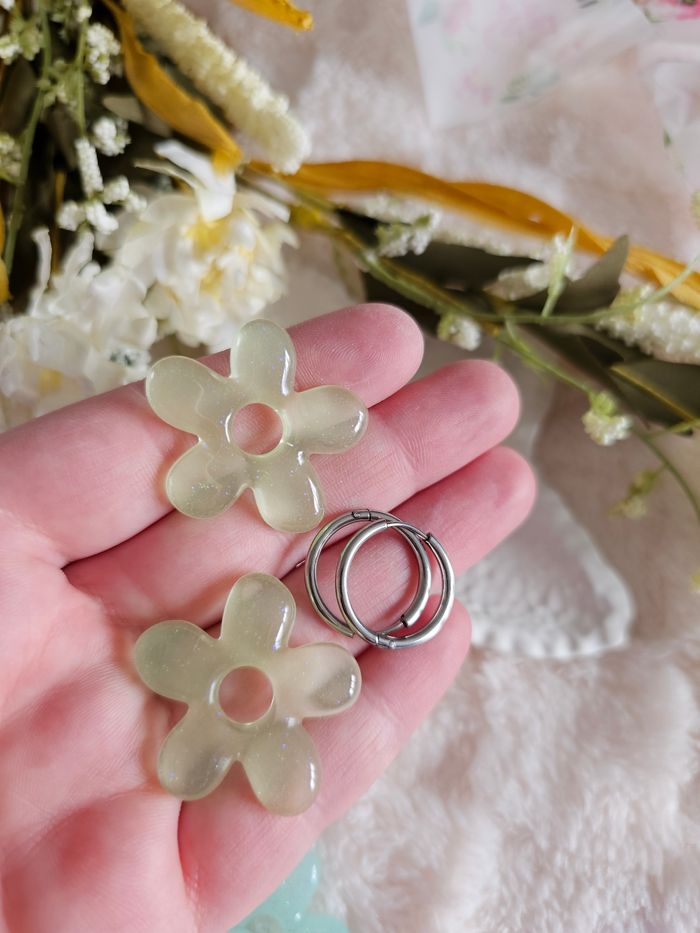 1 paire de boucles d'oreilles fleurs avec créoles en acier inoxydable - photo numéro 2