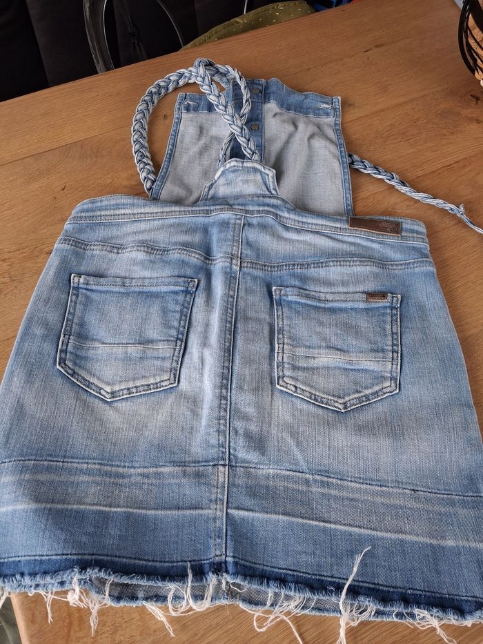 Robe salopette en jean's - photo numéro 2