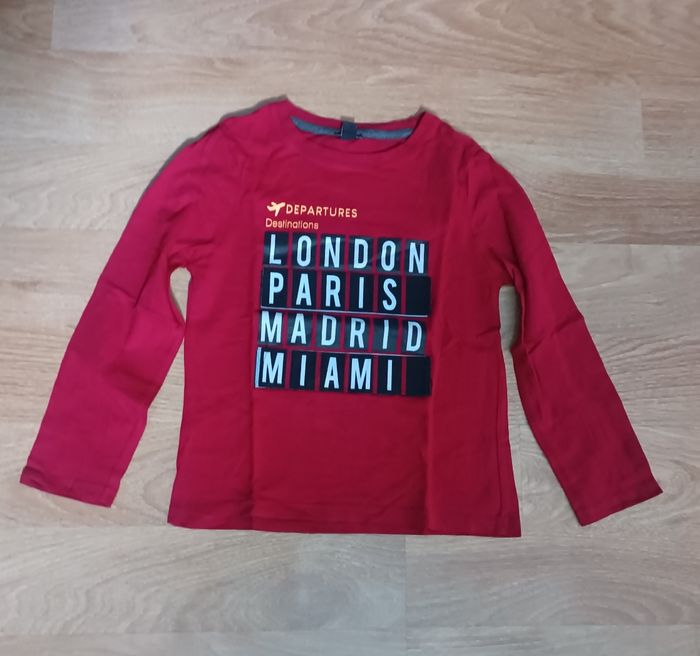 Tee shirt rouge manches longues Kiabi 6 ans