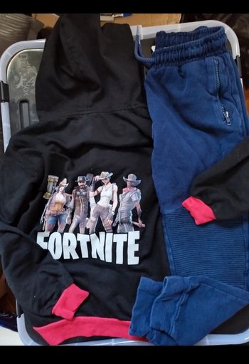 Lot vêtements garçon 6 - 7 ans