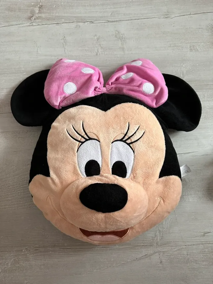 Coussin peluche Minnie mouse
