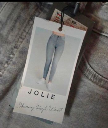 Jeans neuf taille haute moulante 38(skinny
high waist)