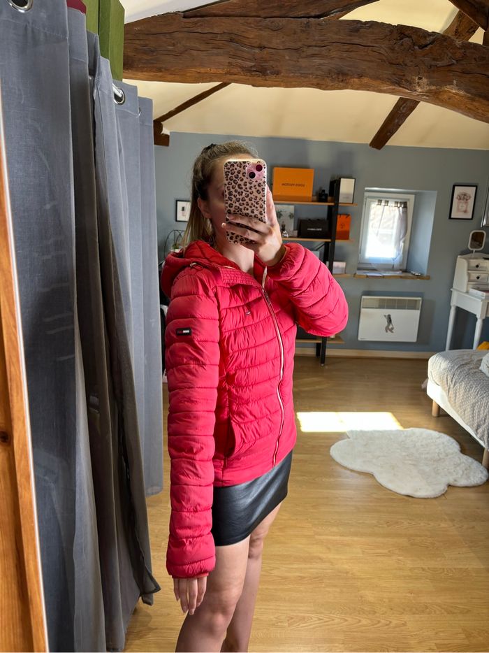 Doudoune Tommy Hilfiger rouge à capuche - Taille XS – Très bon état