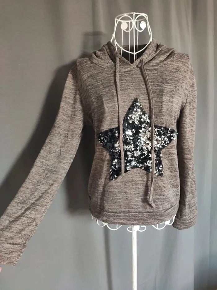 Sweat à capuche avec étoile en sequins 36 - photo numéro 3