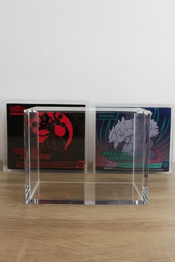 Boîtier acrylique rigide pour ETB Pokémon – Anti-UV 99,8% + accessoires