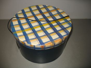 BOITE RONDE BLEUE EN CARTON - n°01