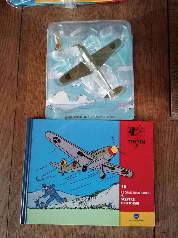 Tintin Avion n16 Le Chasseur Bordure
