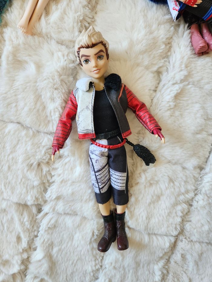 Poupée jay descendants - photo numéro 2