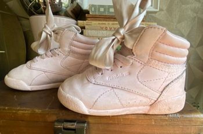 REEBOK rétro, rose pale , taille 22 - photo numéro 3