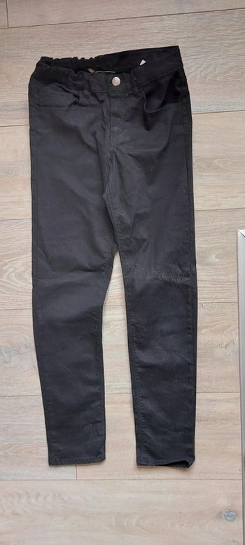 Pantalon noir H&M, 10/11 ans,slim, règlable à la taille. Nickel mis quelques minutes