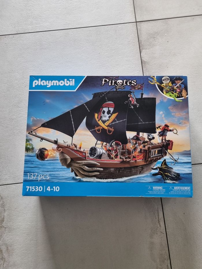 Playmobil bateau pirates
