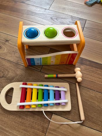 Banc en bois à marteler avec xylophone