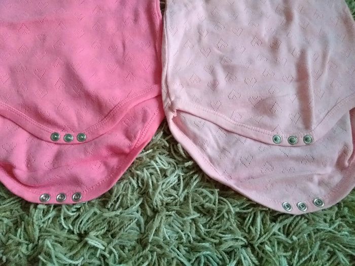 2 bodies bretelles, taille 62/68, NEUF, jamais portés - photo numéro 2