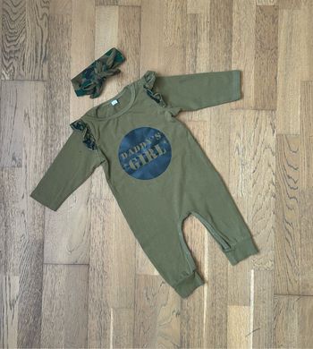 Combinaison kaki + bandeau camouflage  24 mois
