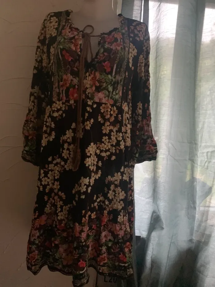 Robe fluide manches longues fleurie taille42 44