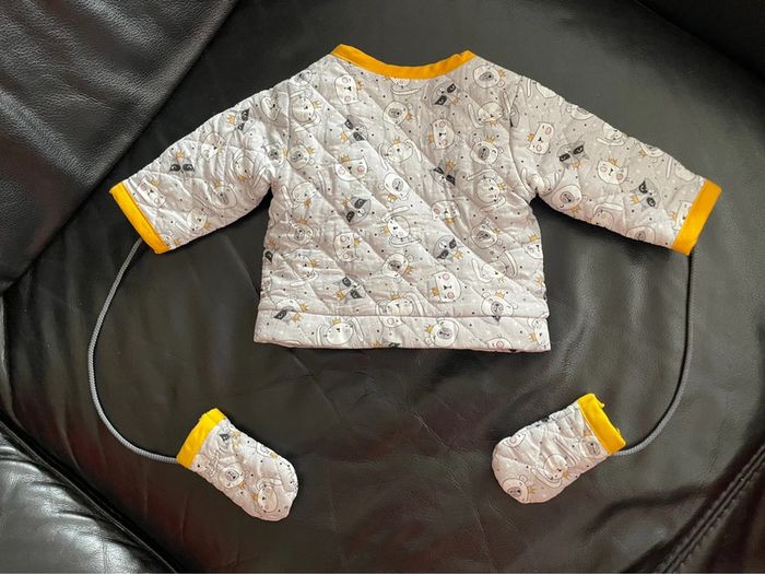 Veste bébé avec gant 6 mois fait main - photo numéro 2