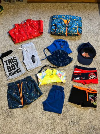 Lot de vêtements été garçon (shorts / maillots de bain ..) 3 ans 