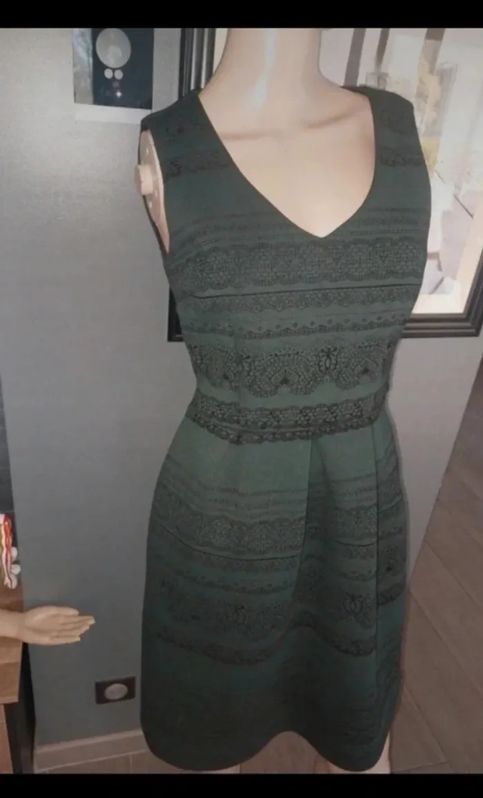 Robe naf naf taille 34 peu portée - photo numéro 2