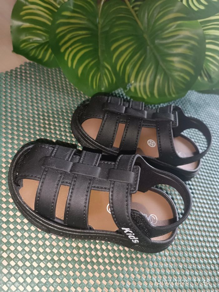 🔸Chaussure d’été noir. Taille 22. Neuf🔸 - photo numéro 2