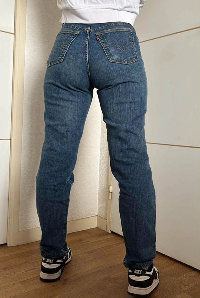 Jean Levi's 512 femme vintage (W30 L30 L/40) bleu Classic Slim Tapered Mexico taille haute – Rare - photo numéro 2