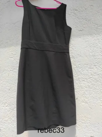 Robe noire camaïeu cintrée