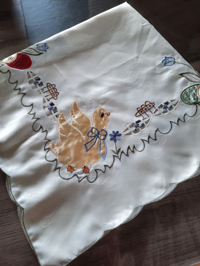 Napperon avec broderie