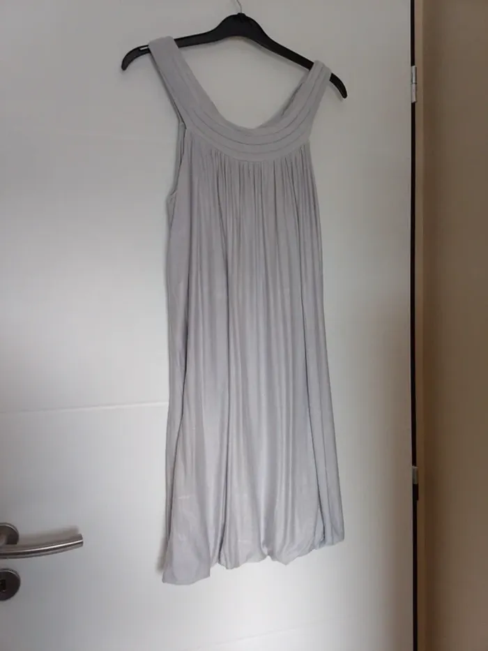 Robe tunique sans manche