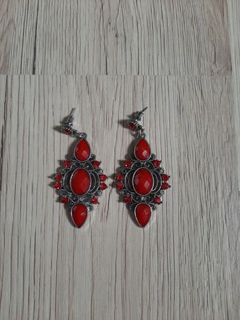 Super paire de boucles d'oreilles