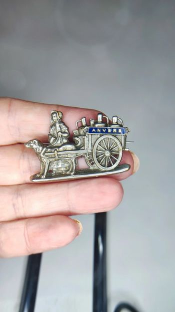 Broche ancienne Anvers