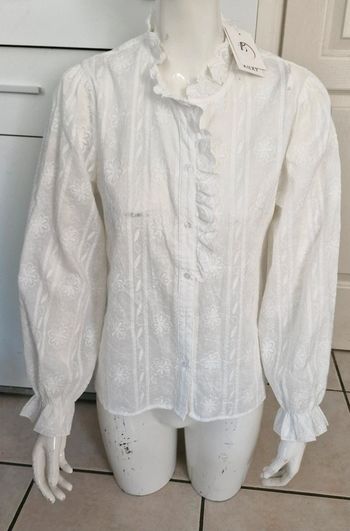 Blouse blanche à broderie anglaise 100% coton