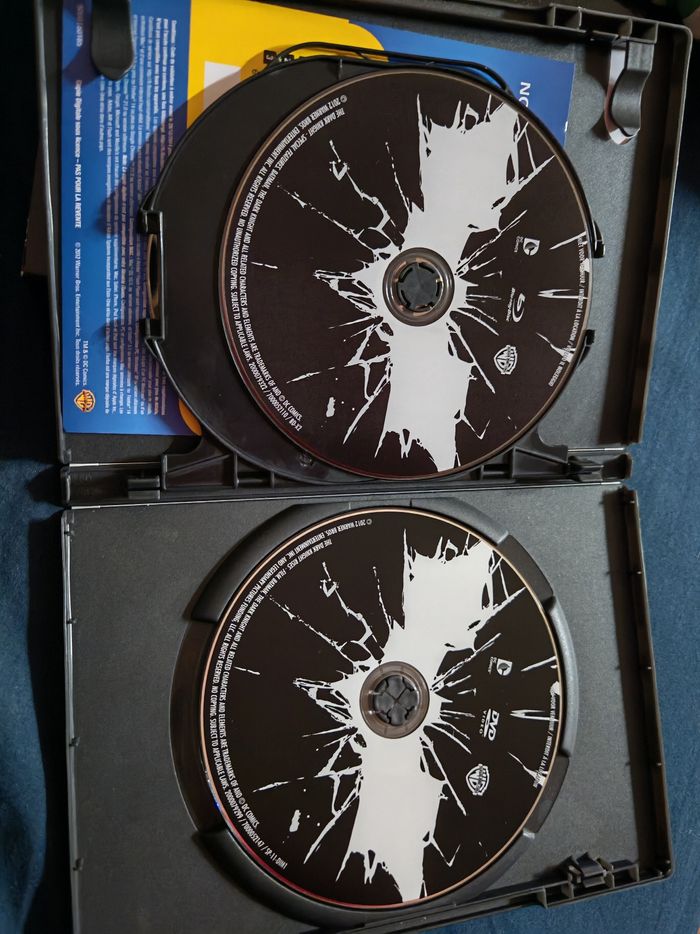 The dark knight rises Ultimate Édition - photo numéro 3