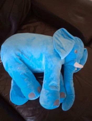 Grande peluche éléphant bleu
