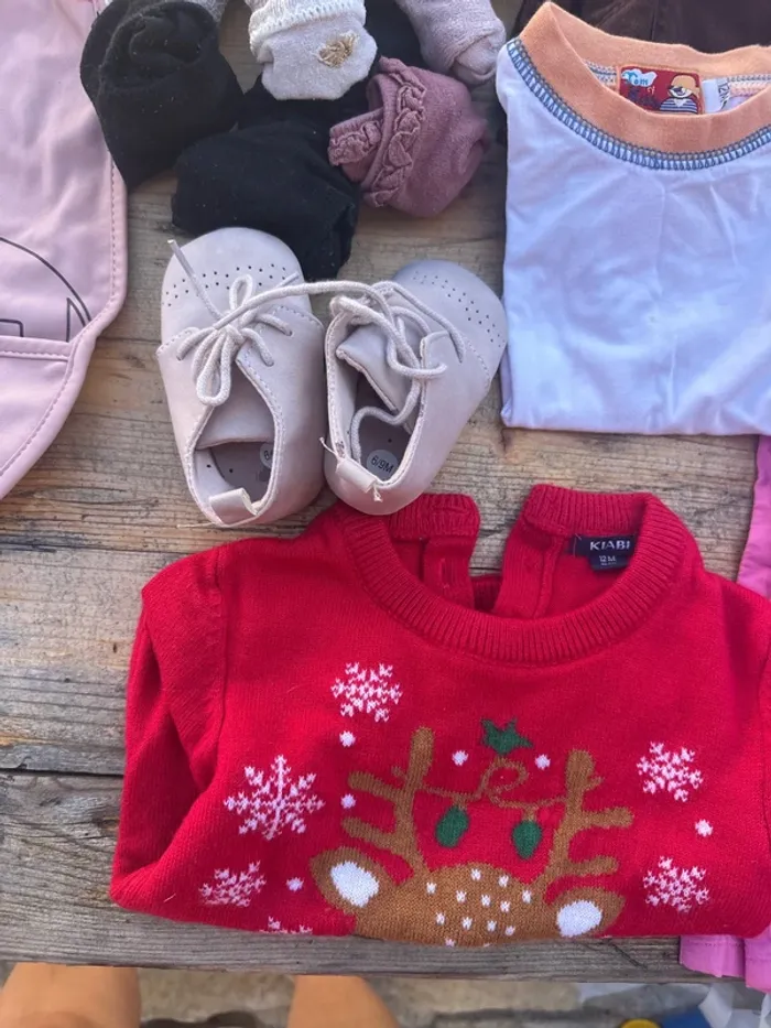 Lot , vêtements et accessoires fille un mois à 12 mois - photo numéro 3