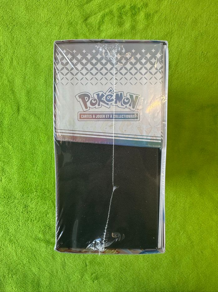 Coffret Dresseur d'Élite ETB Pokémon Évolutions Prismatiques EV8.5 Neuf et scellé - photo numéro 2