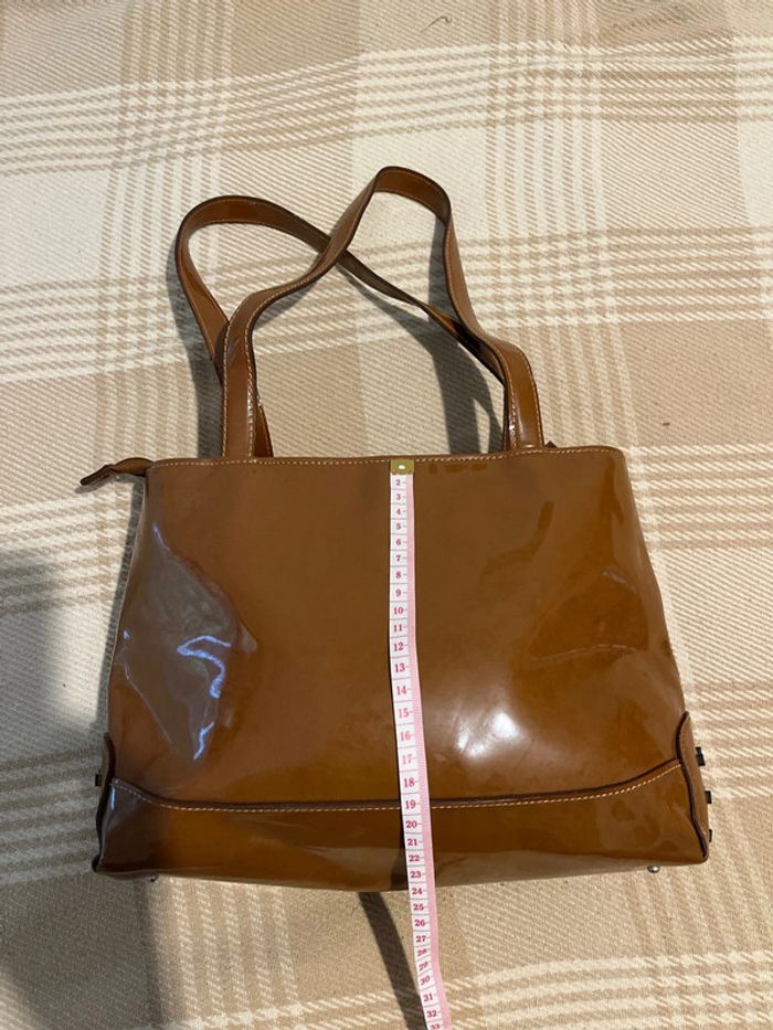 Magnifique sac à main laqué marron pour 2 euros seulement - photo numéro 2