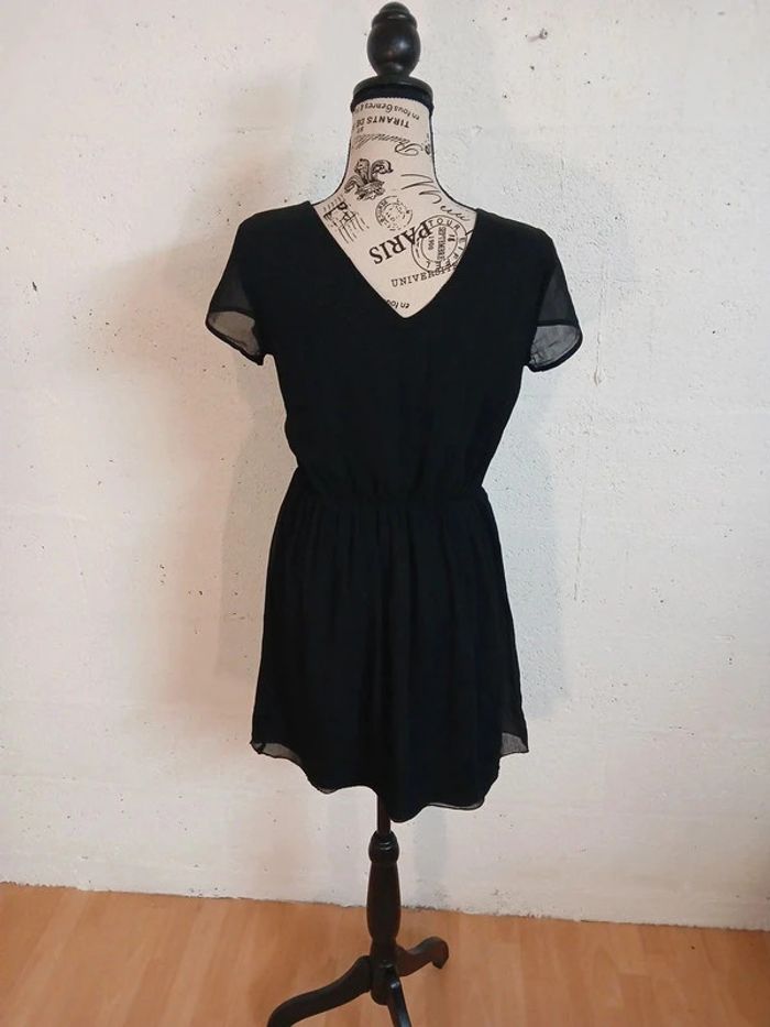 🖤 Petite robe noire fluide – Taille M – Bon état - photo numéro 2
